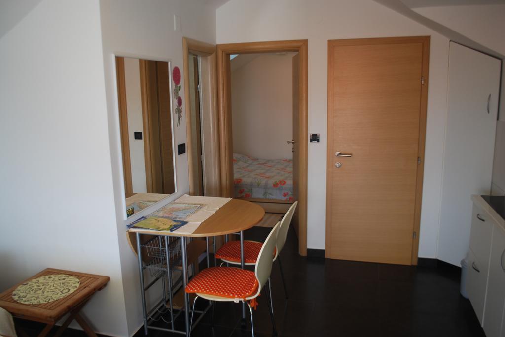 Apartments Villa Lili Lovetovo Βόντιτσε Εξωτερικό φωτογραφία